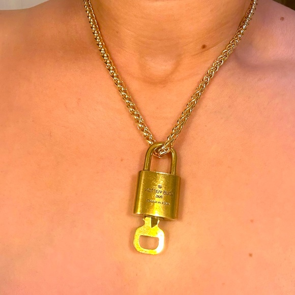 Lv Locker with key 322 nr. With Necklace! - Picture 6 of 10